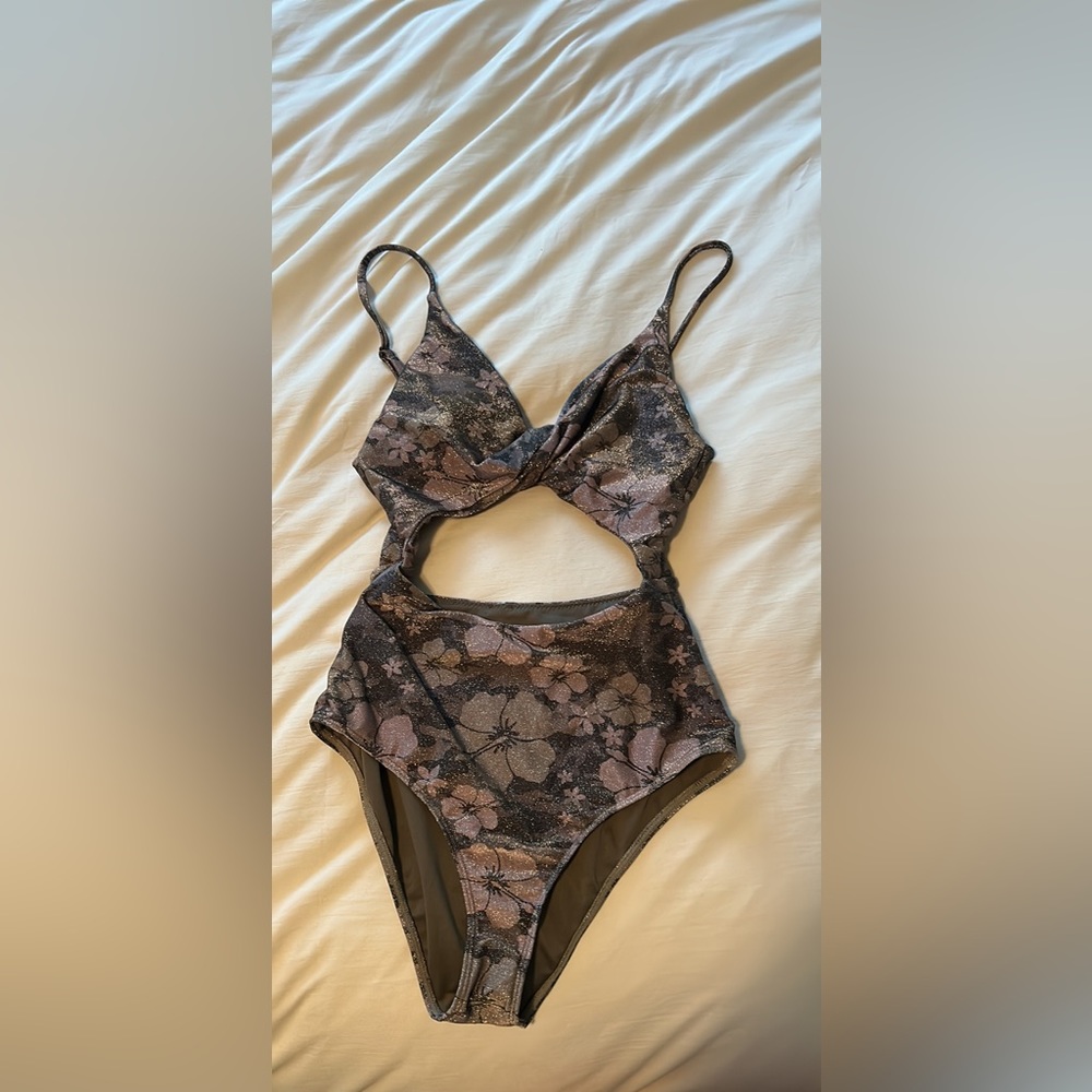 NWOT O’Neill One Piece swimsuit